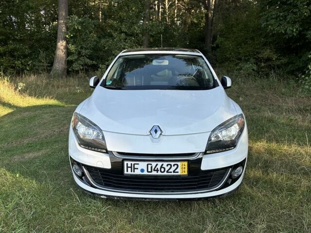 Белый Рено Меган, объемом двигателя 1.4 л и пробегом 160 тыс. км за 7101 $, фото 1 на Automoto.ua