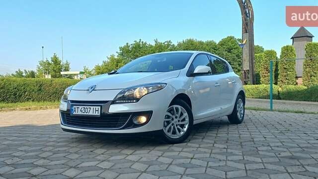 Белый Рено Меган, объемом двигателя 1.5 л и пробегом 226 тыс. км за 8200 $, фото 1 на Automoto.ua