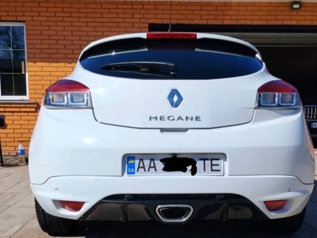 Белый Рено Меган, объемом двигателя 0 л и пробегом 95 тыс. км за 8899 $, фото 1 на Automoto.ua
