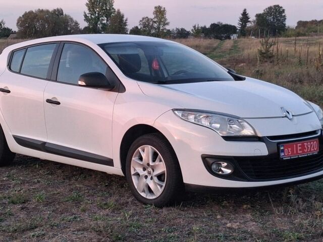 Белый Рено Меган, объемом двигателя 1.6 л и пробегом 230 тыс. км за 6029 $, фото 1 на Automoto.ua
