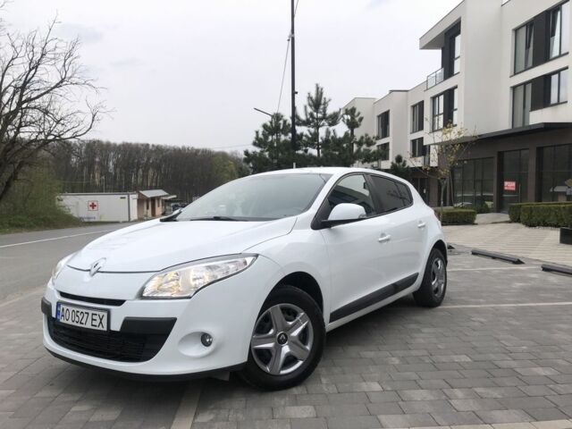 Білий Рено Меган, об'ємом двигуна 1.5 л та пробігом 270 тис. км за 6499 $, фото 1 на Automoto.ua