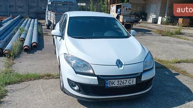 Белый Рено Меган, объемом двигателя 1.46 л и пробегом 197 тыс. км за 6000 $, фото 1 на Automoto.ua