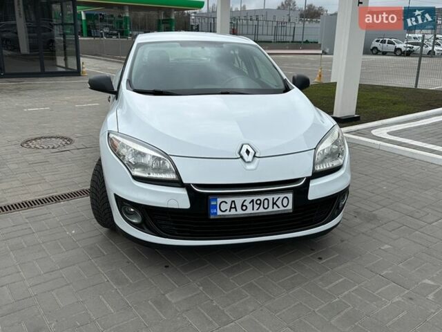 Білий Рено Меган, об'ємом двигуна 1.46 л та пробігом 285 тис. км за 6100 $, фото 1 на Automoto.ua