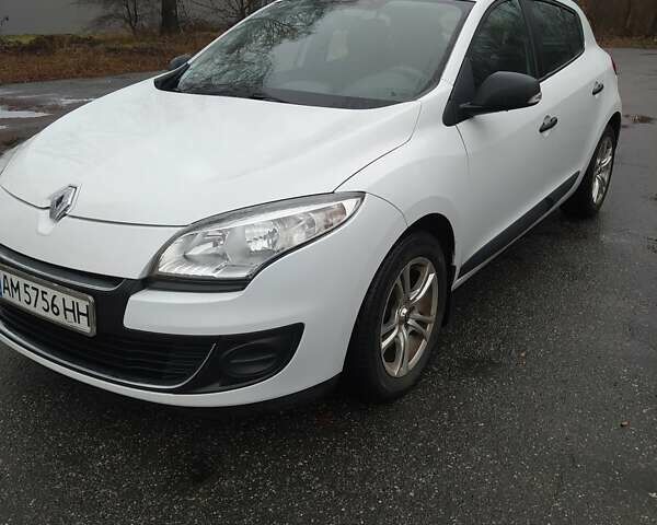 Білий Рено Меган, об'ємом двигуна 1.46 л та пробігом 247 тис. км за 6700 $, фото 1 на Automoto.ua