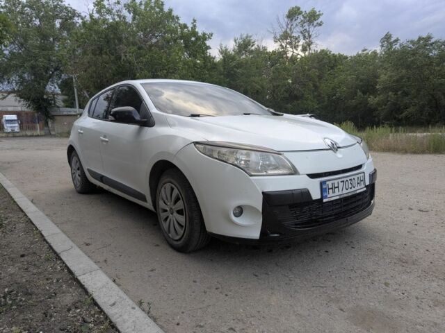 Білий Рено Меган, об'ємом двигуна 1.5 л та пробігом 270 тис. км за 4522 $, фото 1 на Automoto.ua