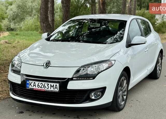 Белый Рено Меган, объемом двигателя 1.5 л и пробегом 290 тыс. км за 7100 $, фото 1 на Automoto.ua
