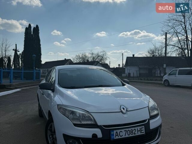 Білий Рено Меган, об'ємом двигуна 1.46 л та пробігом 280 тис. км за 6500 $, фото 1 на Automoto.ua