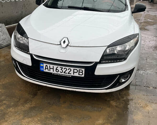Белый Рено Меган, объемом двигателя 1.46 л и пробегом 412 тыс. км за 6000 $, фото 1 на Automoto.ua