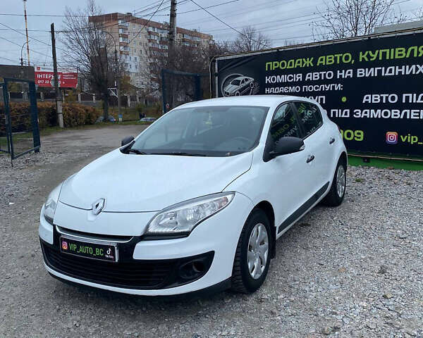Белый Рено Меган, объемом двигателя 1.46 л и пробегом 230 тыс. км за 7400 $, фото 1 на Automoto.ua