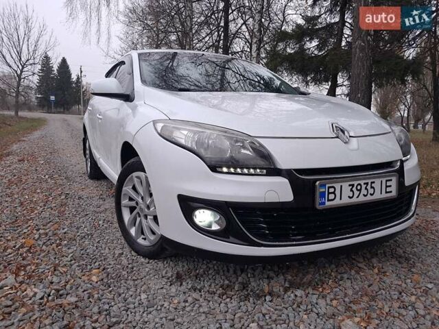 Белый Рено Меган, объемом двигателя 1.5 л и пробегом 375 тыс. км за 6950 $, фото 1 на Automoto.ua