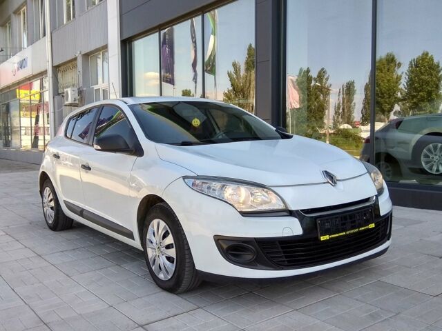 Білий Рено Меган, об'ємом двигуна 15 л та пробігом 179 тис. км за 7990 $, фото 1 на Automoto.ua