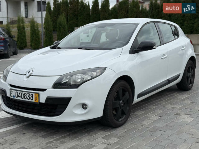 Білий Рено Меган, об'ємом двигуна 1.5 л та пробігом 230 тис. км за 6750 $, фото 1 на Automoto.ua
