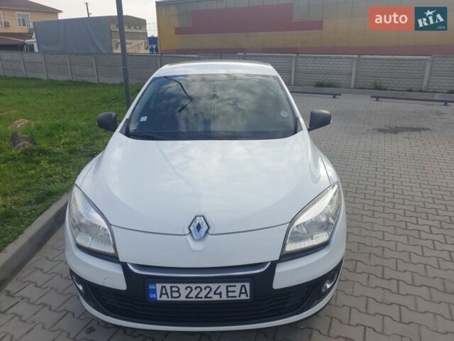 Білий Рено Меган, об'ємом двигуна 1.46 л та пробігом 250 тис. км за 7700 $, фото 1 на Automoto.ua