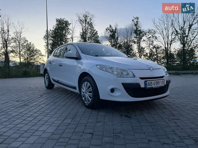 Белый Рено Меган, объемом двигателя 1.46 л и пробегом 296 тыс. км за 7300 $, фото 1 на Automoto.ua
