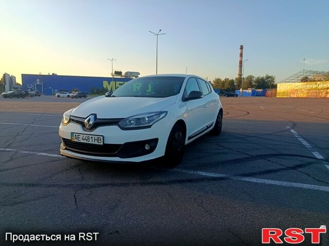 Рено Меган 2013 в Днепре (Днепропетровске) на Automoto.ua Белый Рено Меган, объемом двигателя 1.5 л и пробегом 222 тыс. км за 8000 $, фото 1 на Automoto.ua