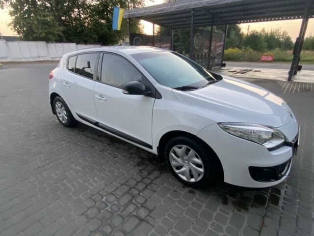 Белый Рено Меган, объемом двигателя 1.5 л и пробегом 276 тыс. км за 6700 $, фото 1 на Automoto.ua