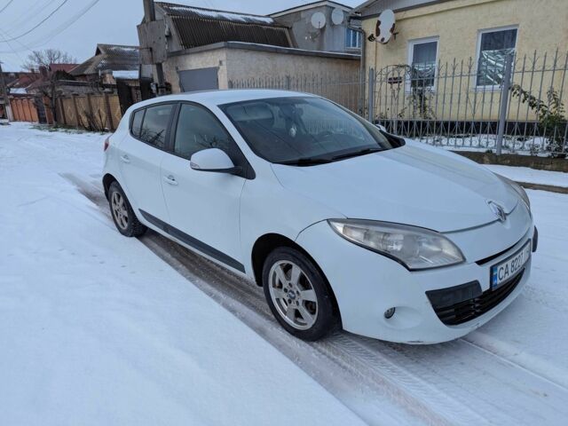 Білий Рено Меган, об'ємом двигуна 1.5 л та пробігом 234 тис. км за 5300 $, фото 1 на Automoto.ua