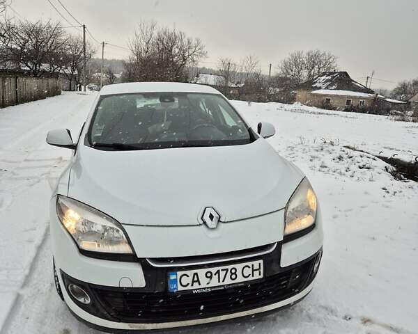 Білий Рено Меган, об'ємом двигуна 1.6 л та пробігом 209 тис. км за 6700 $, фото 1 на Automoto.ua