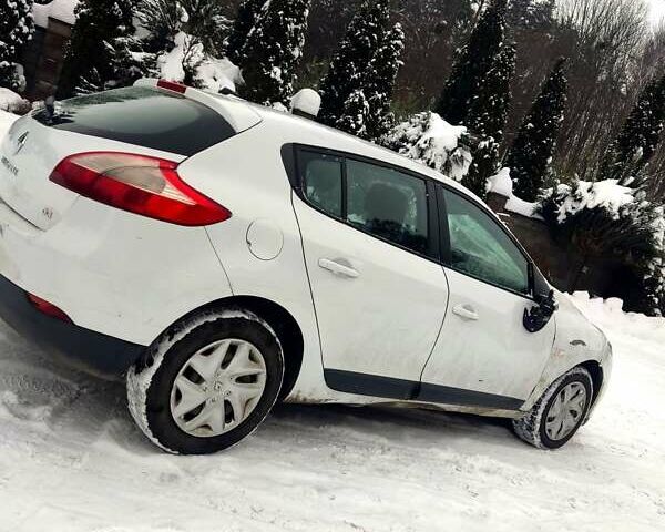 Білий Рено Меган, об'ємом двигуна 1.46 л та пробігом 286 тис. км за 2999 $, фото 1 на Automoto.ua