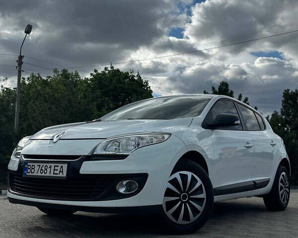 Білий Рено Меган, об'ємом двигуна 1.46 л та пробігом 280 тис. км за 5500 $, фото 1 на Automoto.ua