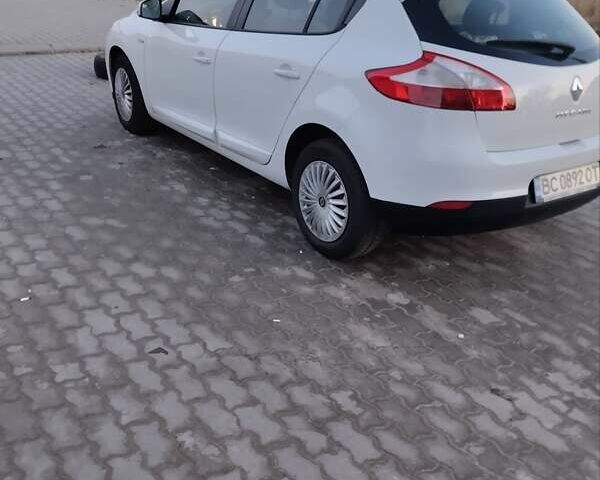 Белый Рено Меган, объемом двигателя 1.46 л и пробегом 220 тыс. км за 7099 $, фото 1 на Automoto.ua