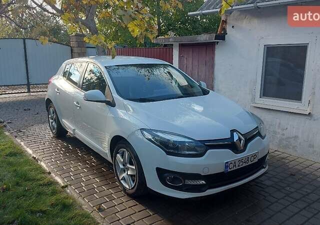 Белый Рено Меган, объемом двигателя 1.5 л и пробегом 314 тыс. км за 8000 $, фото 1 на Automoto.ua