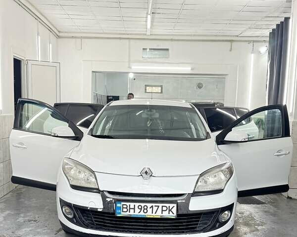 Білий Рено Меган, об'ємом двигуна 1.5 л та пробігом 371 тис. км за 6300 $, фото 1 на Automoto.ua
