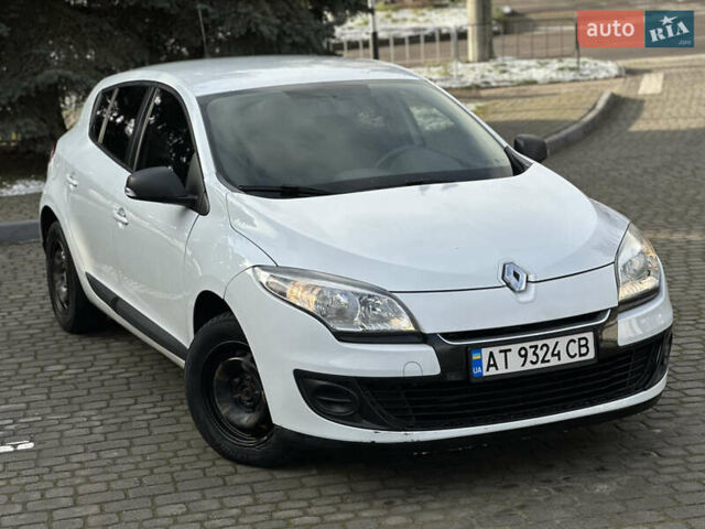 Белый Рено Меган, объемом двигателя 1.46 л и пробегом 225 тыс. км за 6950 $, фото 1 на Automoto.ua