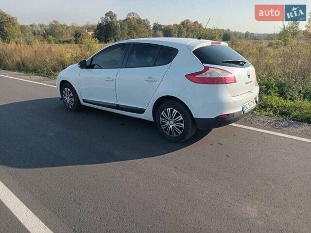 Белый Рено Меган, объемом двигателя 1.46 л и пробегом 282 тыс. км за 7400 $, фото 1 на Automoto.ua