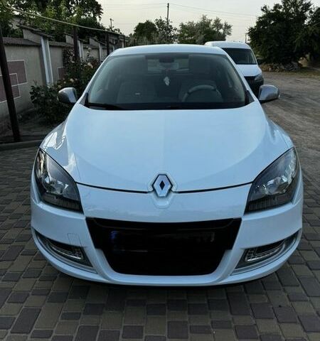 Білий Рено Меган, об'ємом двигуна 1.2 л та пробігом 170 тис. км за 7800 $, фото 1 на Automoto.ua