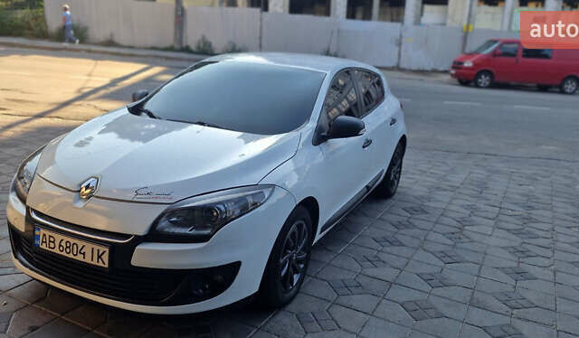 Білий Рено Меган, об'ємом двигуна 1.46 л та пробігом 297 тис. км за 7500 $, фото 1 на Automoto.ua