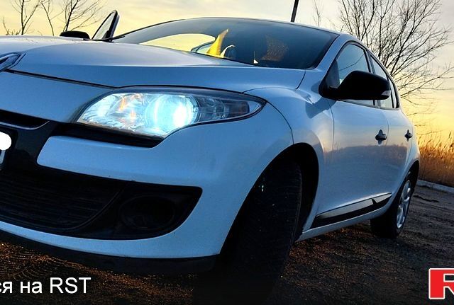 Білий Рено Меган, об'ємом двигуна 15 л та пробігом 263 тис. км за 6400 $, фото 1 на Automoto.ua