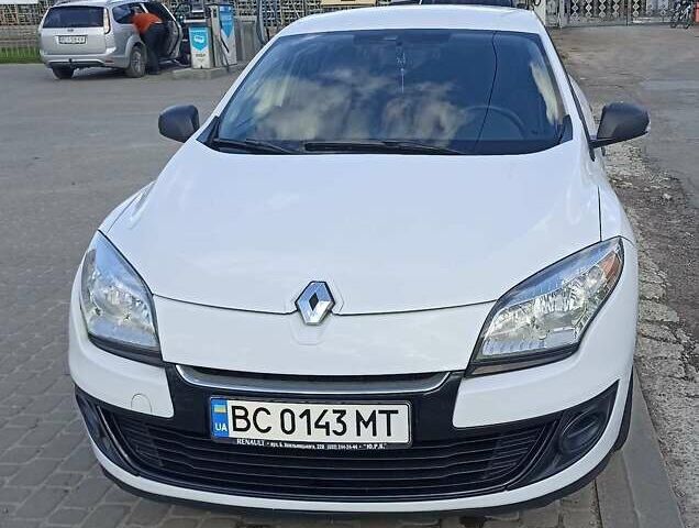 Белый Рено Меган, объемом двигателя 1.46 л и пробегом 242 тыс. км за 6800 $, фото 1 на Automoto.ua