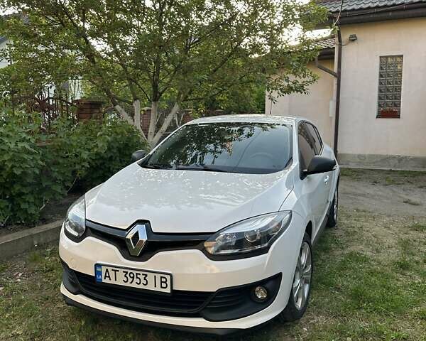 Білий Рено Меган, об'ємом двигуна 1.46 л та пробігом 265 тис. км за 8000 $, фото 1 на Automoto.ua