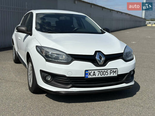 Білий Рено Меган, об'ємом двигуна 1.46 л та пробігом 199 тис. км за 8000 $, фото 1 на Automoto.ua