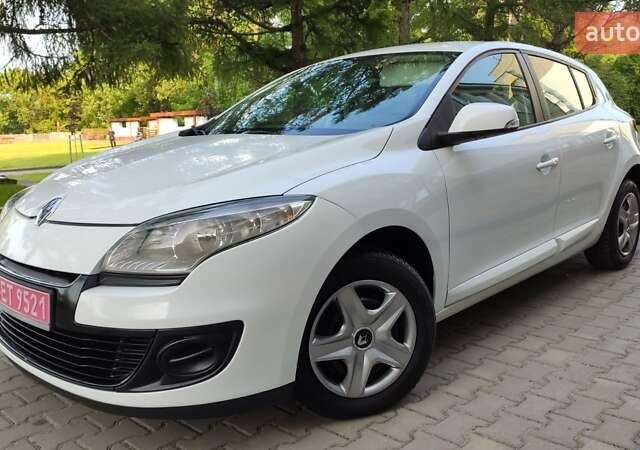 Рено Меган 2014 в Житомире на Automoto.ua Белый Рено Меган, объемом двигателя 1.5 л и пробегом 205 тыс. км за 6950 $, фото 1 на Automoto.ua