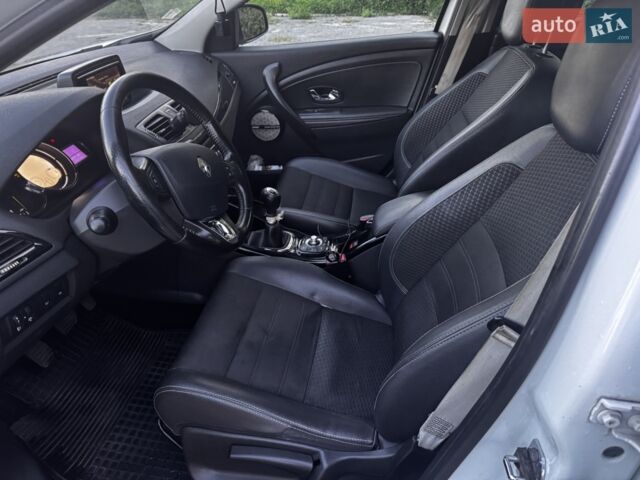 Білий Рено Меган, об'ємом двигуна 1.5 л та пробігом 246 тис. км за 10000 $, фото 1 на Automoto.ua