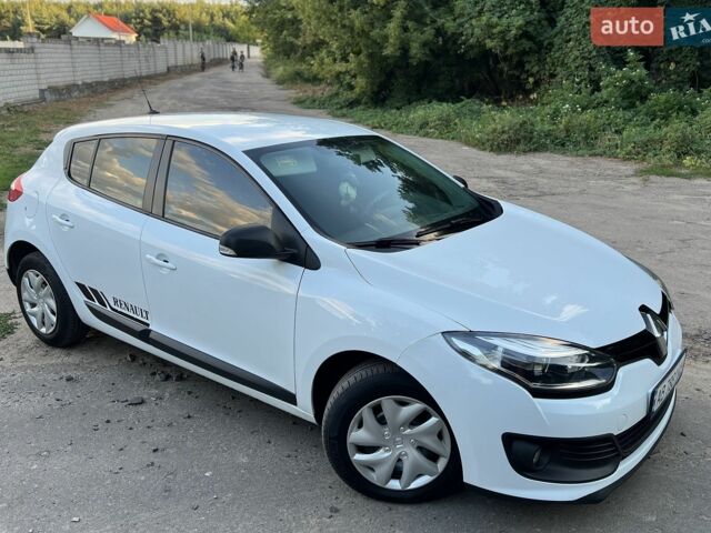 Белый Рено Меган, объемом двигателя 1.5 л и пробегом 219 тыс. км за 7850 $, фото 1 на Automoto.ua