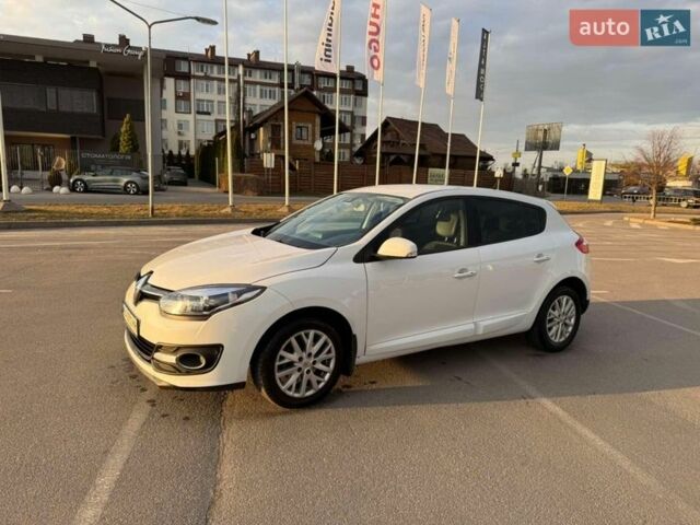 Белый Рено Меган, объемом двигателя 1.46 л и пробегом 155 тыс. км за 8900 $, фото 1 на Automoto.ua