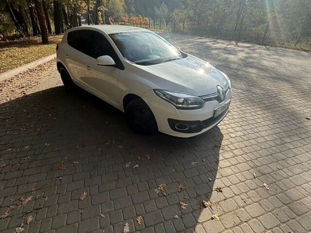 Белый Рено Меган, объемом двигателя 1.46 л и пробегом 290 тыс. км за 5200 $, фото 1 на Automoto.ua