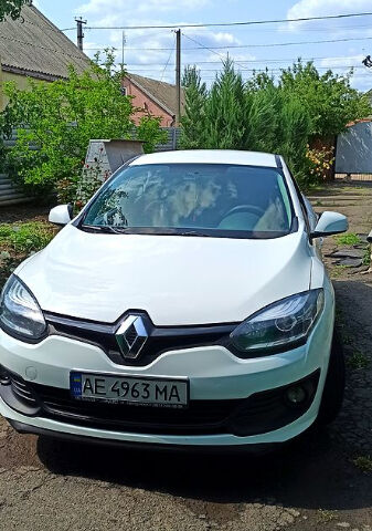 Белый Рено Меган, объемом двигателя 1.6 л и пробегом 86 тыс. км за 9650 $, фото 1 на Automoto.ua