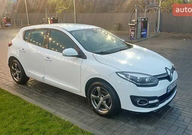 Белый Рено Меган, объемом двигателя 1.46 л и пробегом 54 тыс. км за 12131 $, фото 1 на Automoto.ua