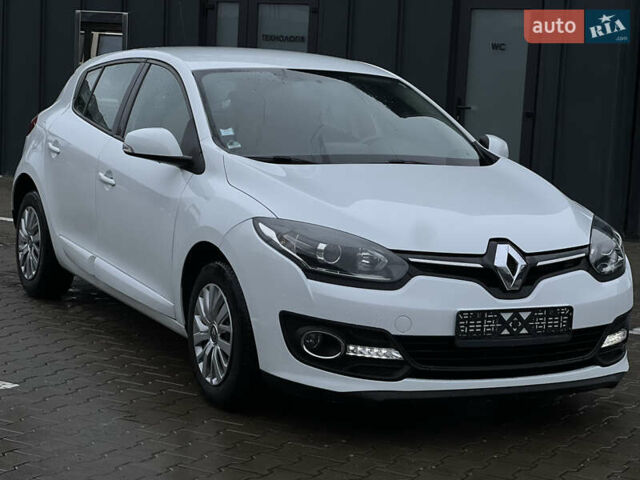 Білий Рено Меган, об'ємом двигуна 1.5 л та пробігом 216 тис. км за 7400 $, фото 1 на Automoto.ua
