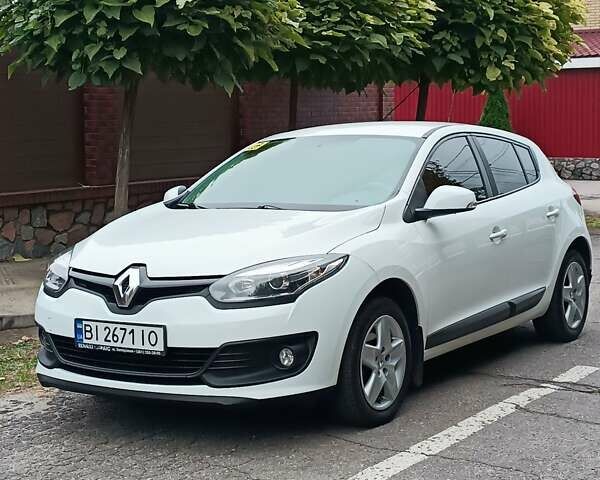 Белый Рено Меган, объемом двигателя 1.6 л и пробегом 87 тыс. км за 9600 $, фото 1 на Automoto.ua