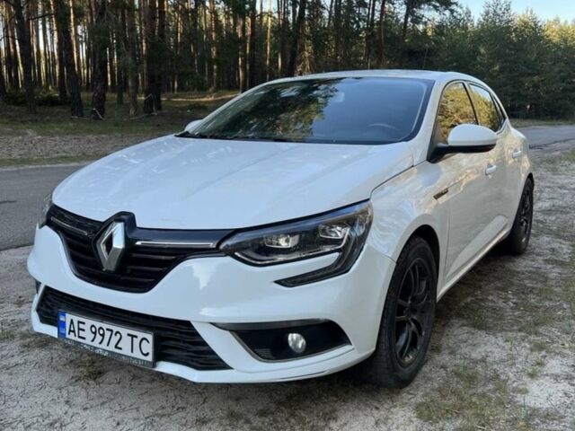Білий Рено Меган, об'ємом двигуна 1.5 л та пробігом 213 тис. км за 11390 $, фото 1 на Automoto.ua