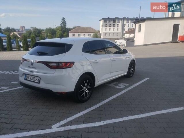 Рено Меган 2016 в Хмельницком на Automoto.ua Белый Рено Меган, объемом двигателя 1.5 л и пробегом 240 тыс. км за 10200 $, фото 1 на Automoto.ua
