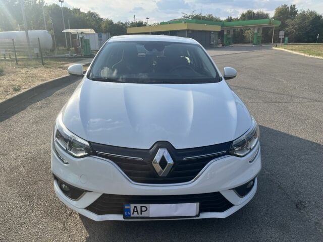 Белый Рено Меган, объемом двигателя 1.5 л и пробегом 242 тыс. км за 8500 $, фото 1 на Automoto.ua