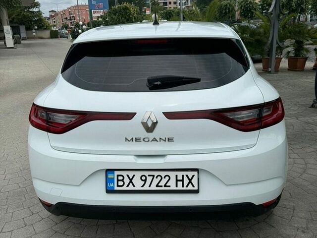 Белый Рено Меган, объемом двигателя 1.46 л и пробегом 144 тыс. км за 10700 $, фото 1 на Automoto.ua
