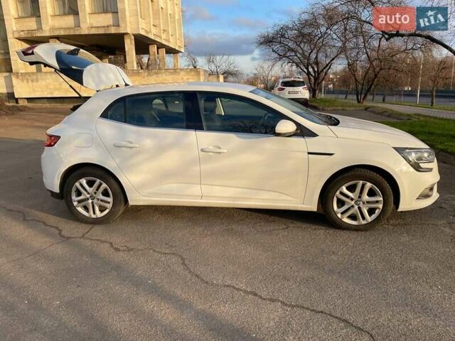 Білий Рено Меган, об'ємом двигуна 1.46 л та пробігом 110 тис. км за 12600 $, фото 1 на Automoto.ua