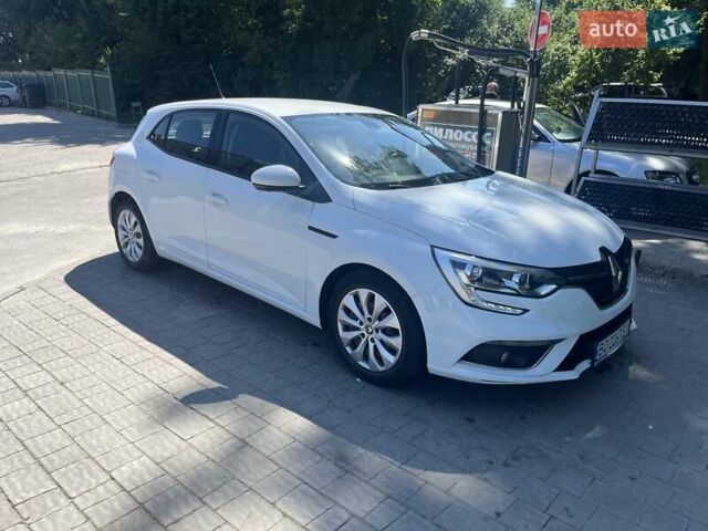 Белый Рено Меган, объемом двигателя 1.5 л и пробегом 204 тыс. км за 12400 $, фото 1 на Automoto.ua